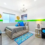 A- Stylish And Comfy Noho Retreat- 5 Star Area, Hot Tub