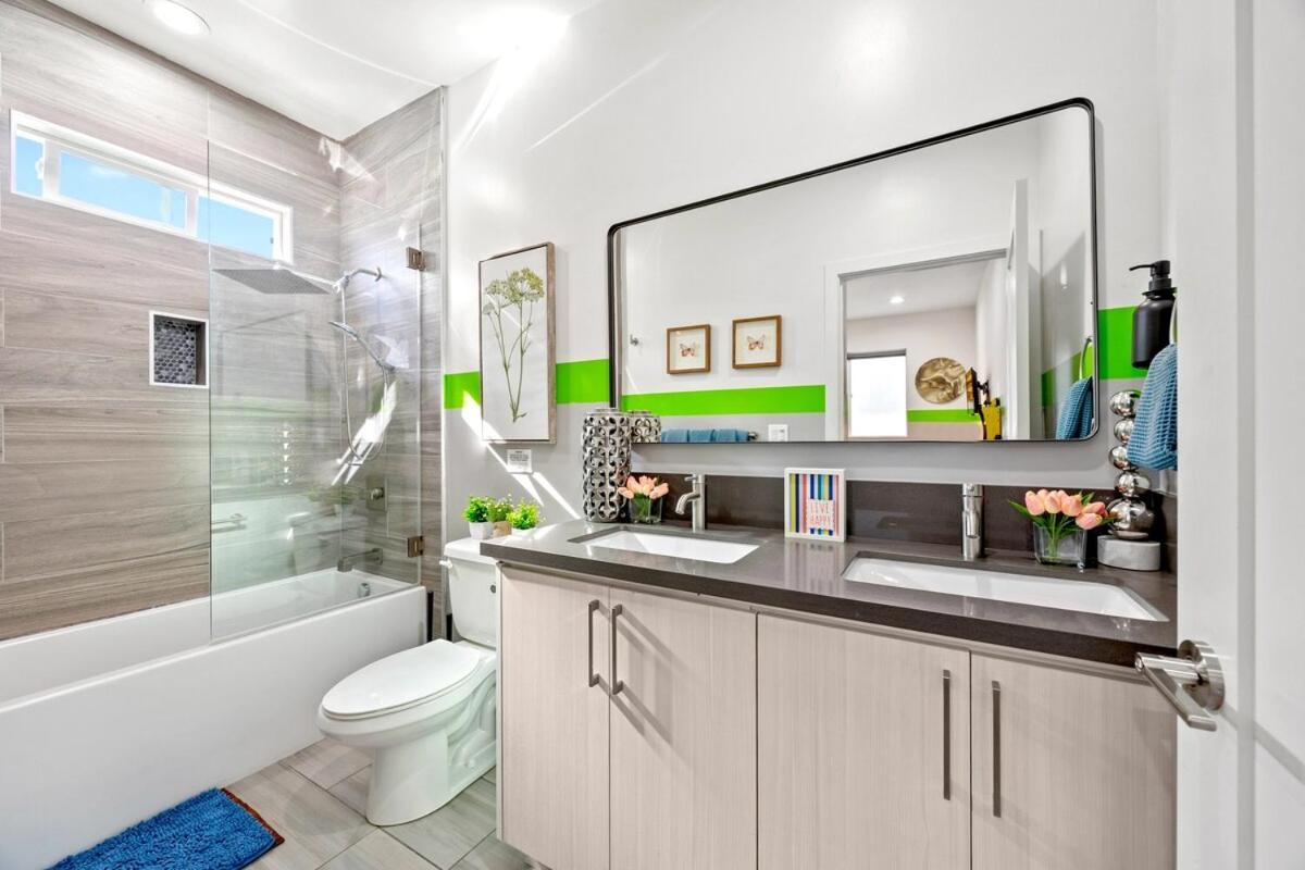 Hébergement de vacances A- Stylish And Comfy Noho Retreat- 5 Star Area, Hot Tub